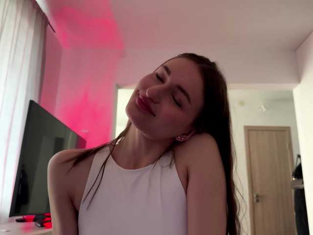 LauraMondella's BongaCams show and profile