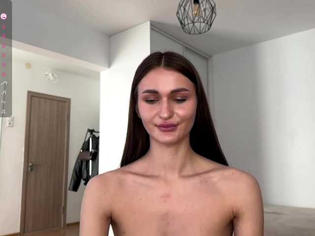 LauraMondella live cam on BongaCams
