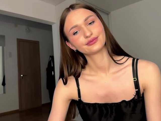 LauraMondella live cam on BongaCams