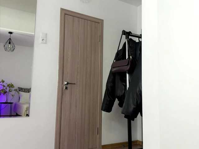 LauraMondella live cam on BongaCams