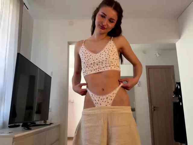 LauraMondella webcam