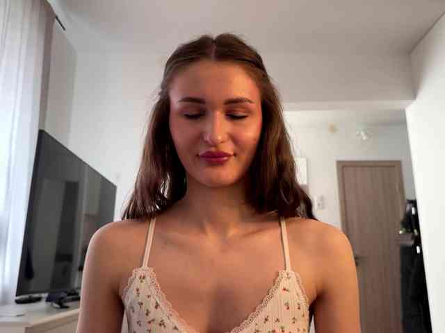 LauraMondella webcam