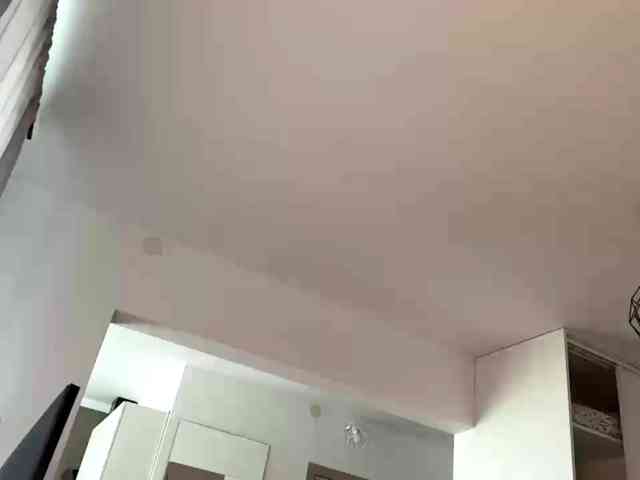 LauraMondella webcam