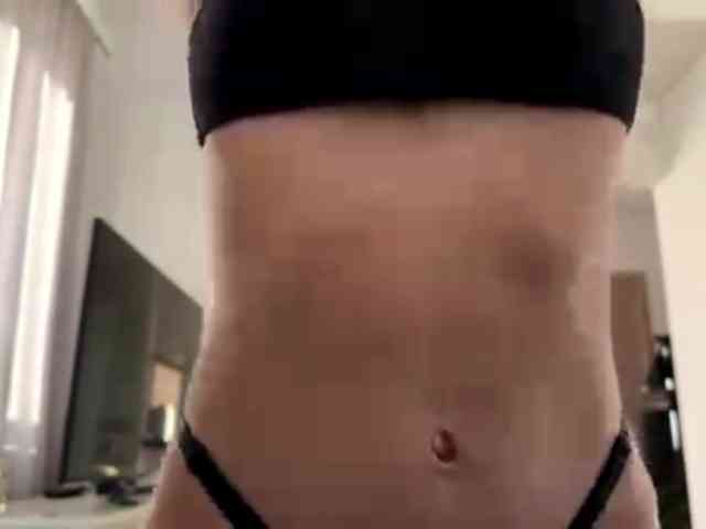 LauraMondella webcam