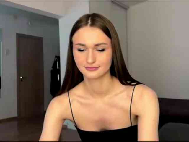 LauraMondella webcam
