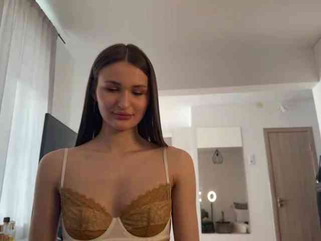 LauraMondella webcam