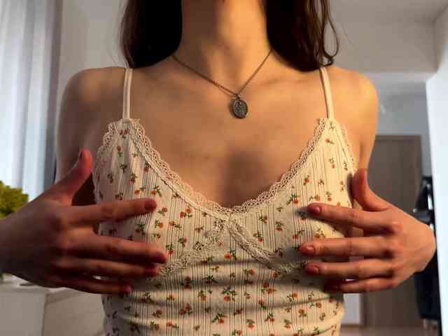 LauraMondella webcam