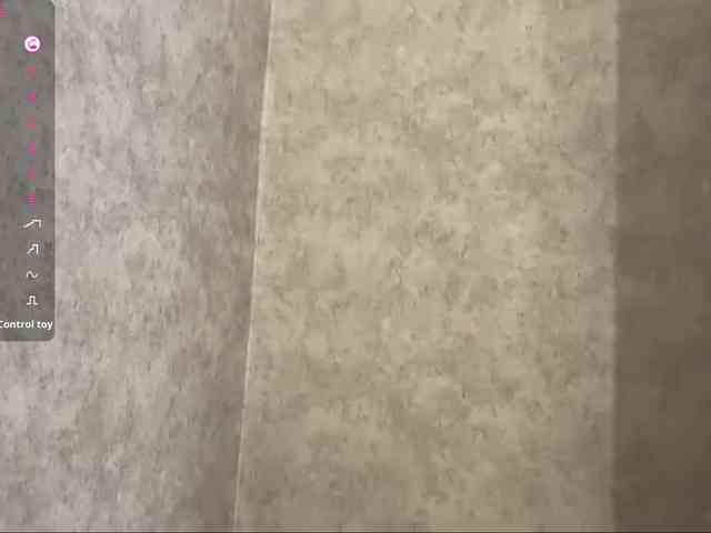 LauraMondella webcam