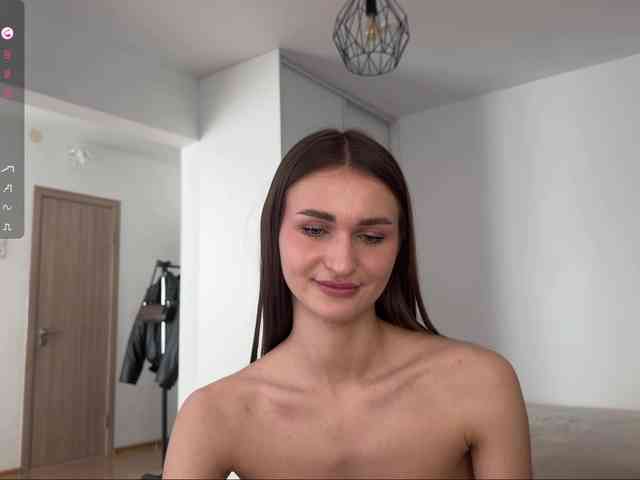 LauraMondella webcam