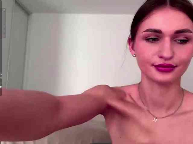 LauraMondella webcam
