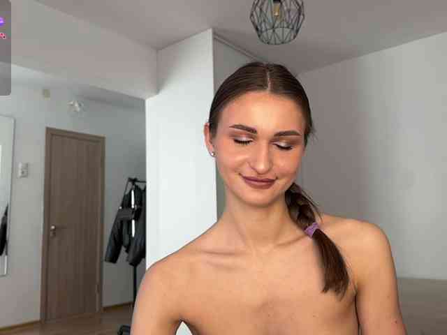 LauraMondella webcam