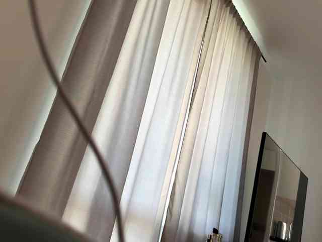 LauraMondella webcam