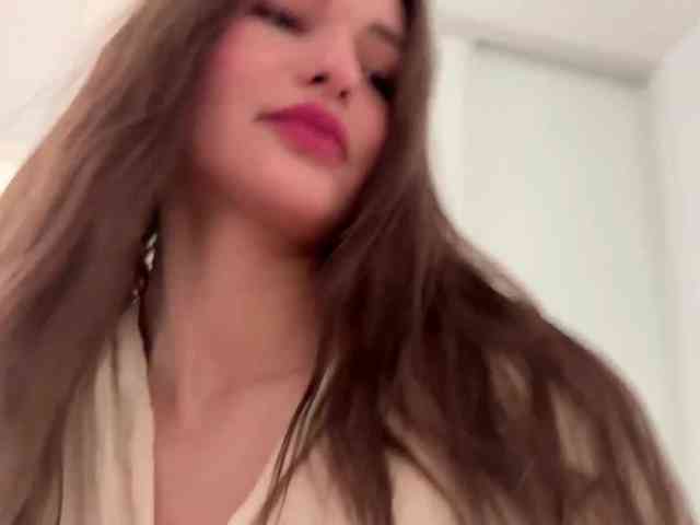 LauraMondella webcam