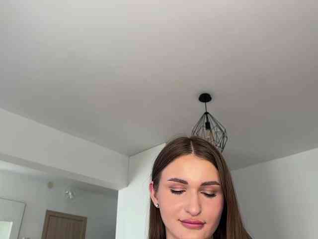 LauraMondella Sex Cam Show