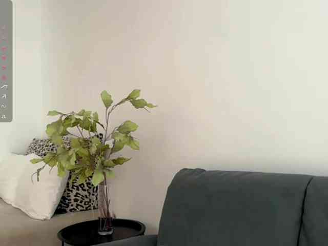 LauraMondella webcam
