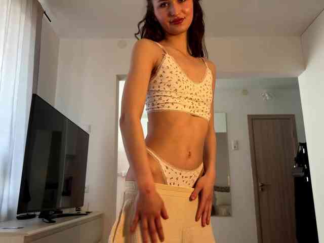 LauraMondella webcam