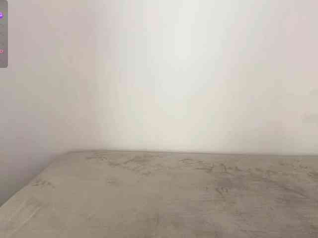LauraMondella Sex Cam Show