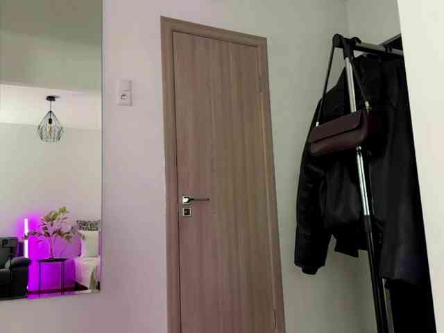 LauraMondella webcam
