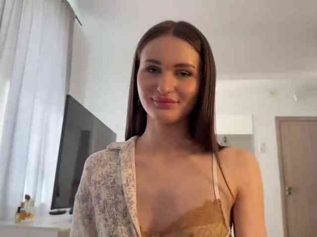 LauraMondella webcam