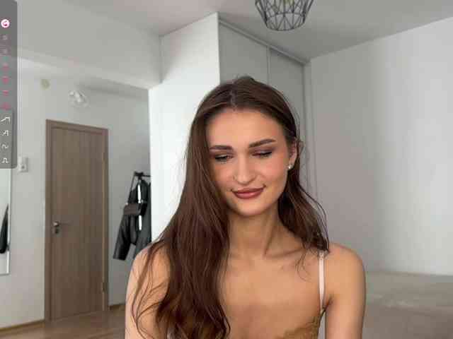 LauraMondella webcam