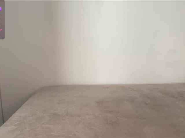 LauraMondella webcam