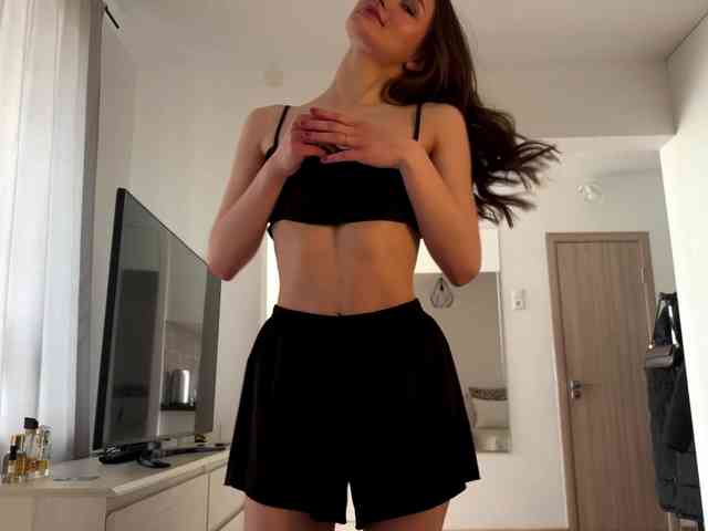 LauraMondella webcam
