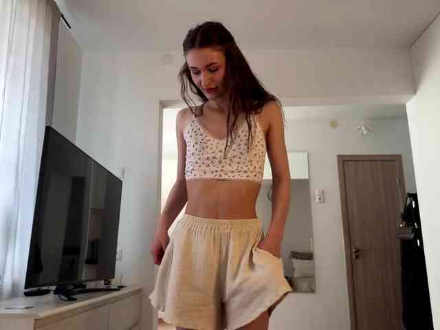 LauraMondella webcam