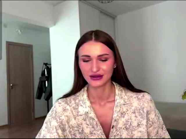 LauraMondella webcam