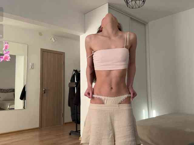 LauraMondella webcam