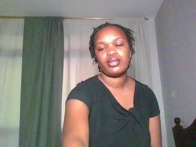 FloraMami Cam en directo en BongaCams