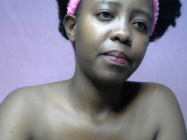 SweetHeidi live cam on BongaCams