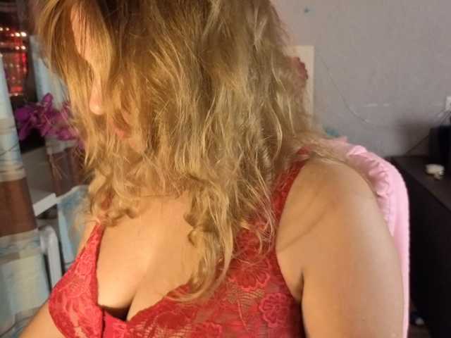 AvaQueen live cam on BongaCams