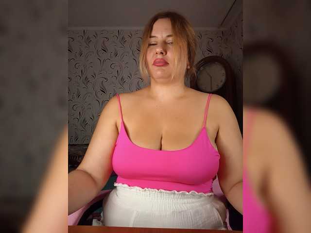 AvaQueen live cam on BongaCams
