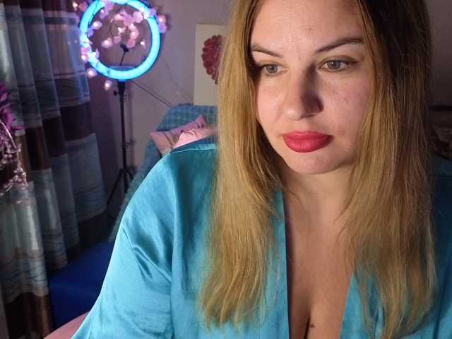 AvaQueen live cam on BongaCams