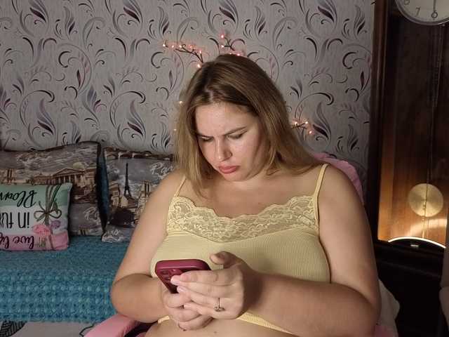 AvaQueen live cam on BongaCams