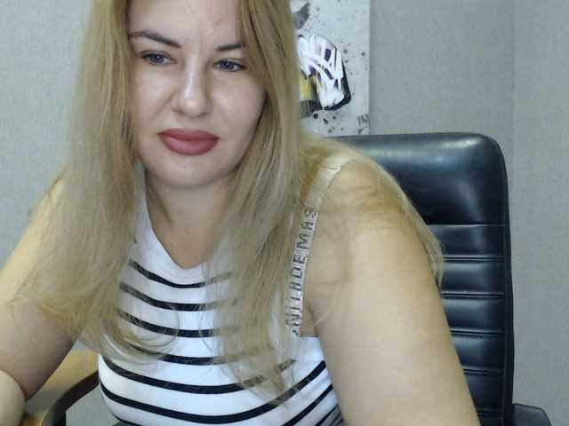 AvaQueen live cam on BongaCams