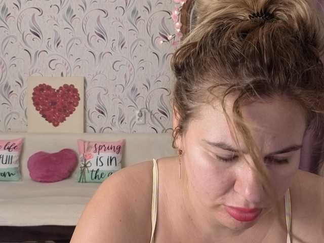 AvaQueen live cam on BongaCams