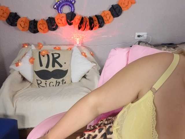 AvaQueen live cam on BongaCams