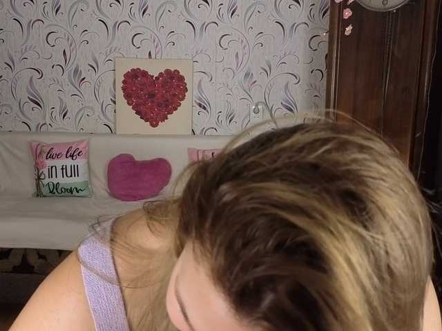 AvaQueen live cam on BongaCams