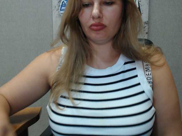 AvaQueen live cam on BongaCams