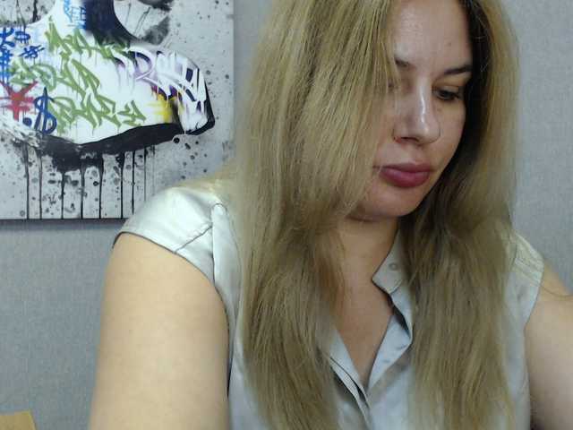 AvaQueen live cam on BongaCams