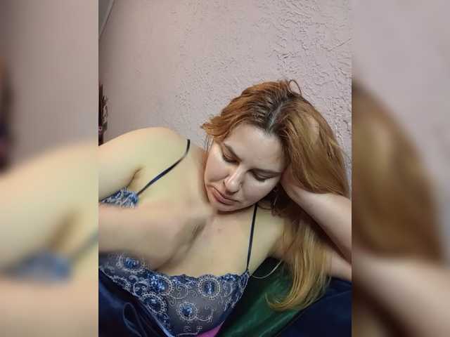 AvaQueen live cam on BongaCams