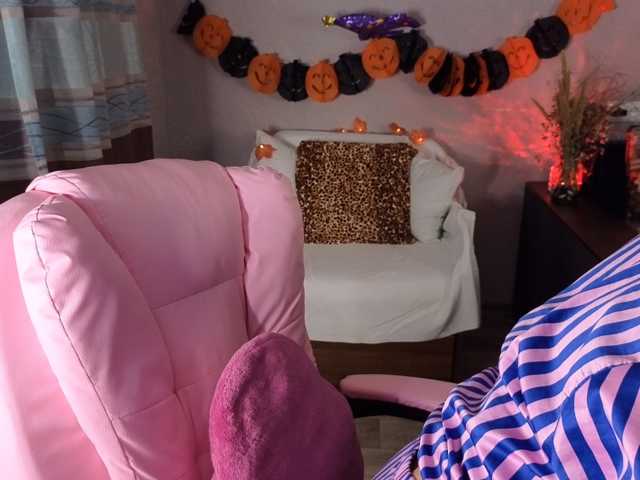 Avaqueen live cam