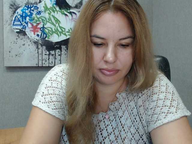 AvaQueen live cam on BongaCams
