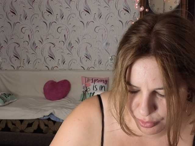 AvaQueen live webcam show