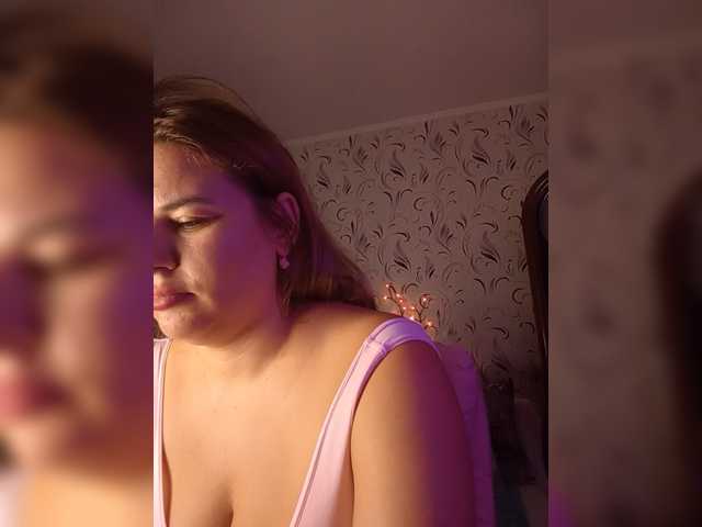 AvaQueen live cam on BongaCams