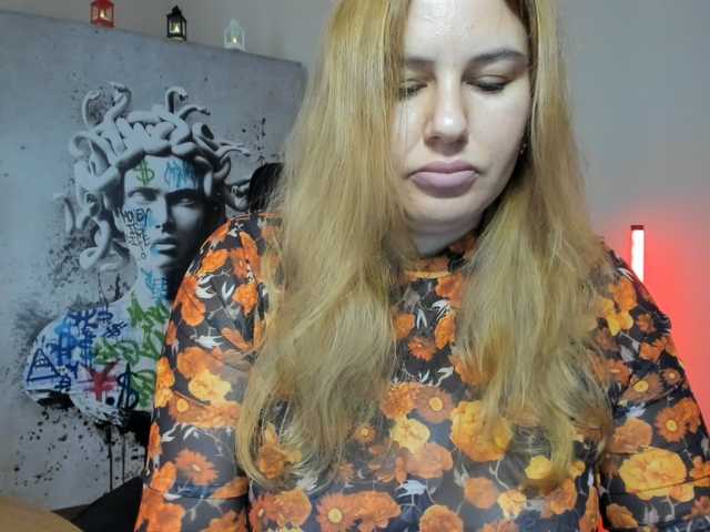 AvaQueen live cam preview