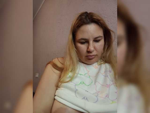AvaQueen live cam on BongaCams