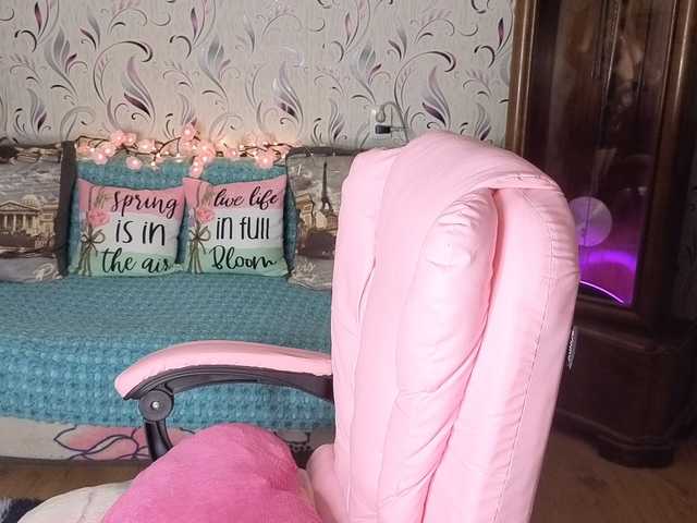 AvaQueen live cam on BongaCams