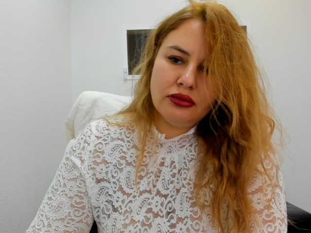 AvaQueen live cam on BongaCams